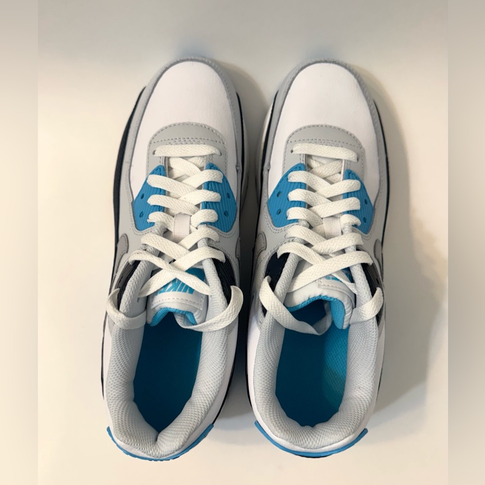Nike Air Max 90 White Blue Black Sneakers Youth 6Y / Women’s 7.5 New - Picture 5 of 7